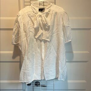 Lafayette 148 New York White Casual Button Down Shirt with Collared Design